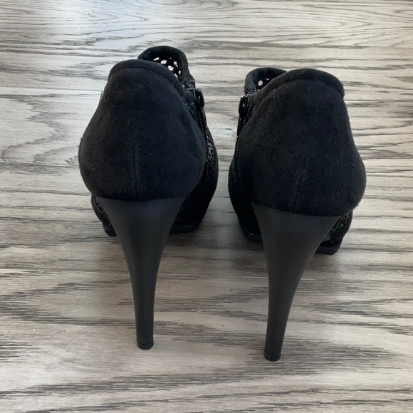 Balenciaga perforated platform heels size 40, US9 - Picture 3 of 13